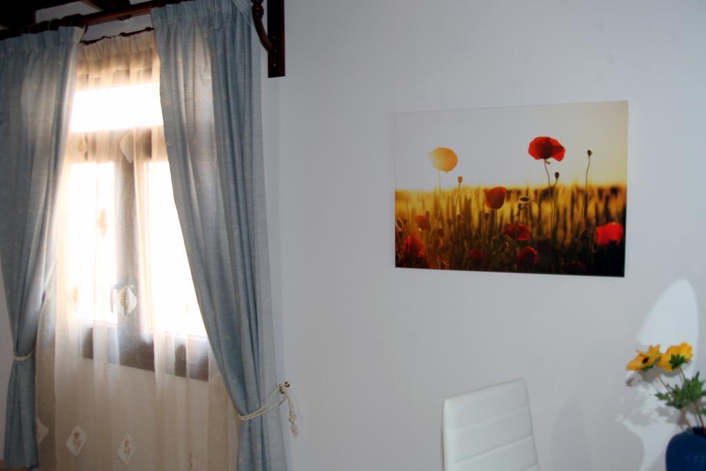 Anemones Rooms Chrissi Akti Chania Exterior foto