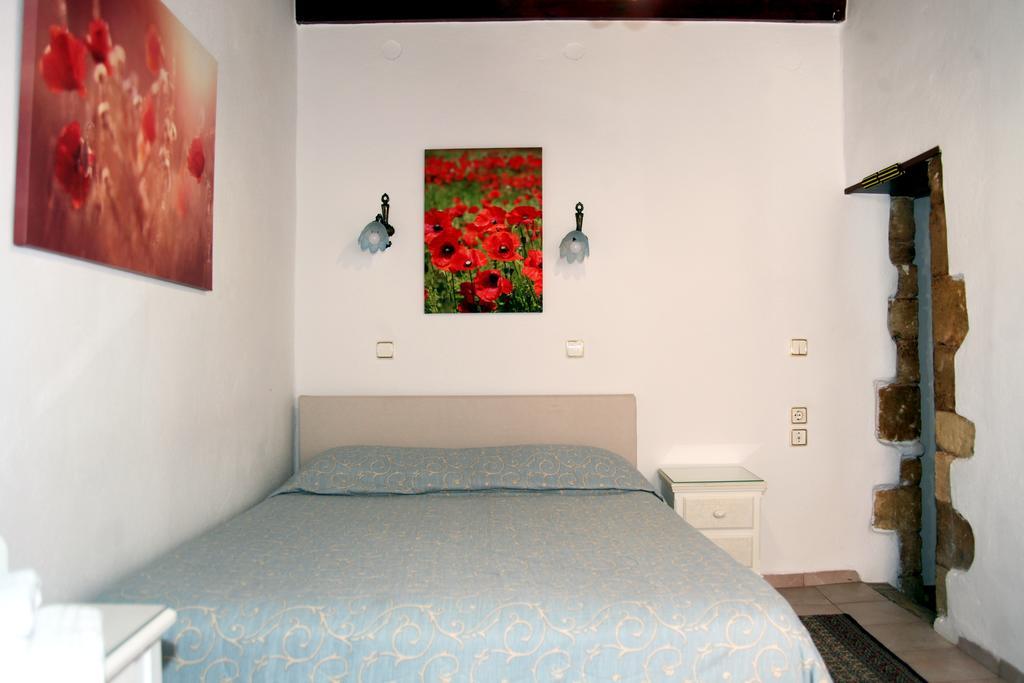 Anemones Rooms Chrissi Akti Chania Exterior foto
