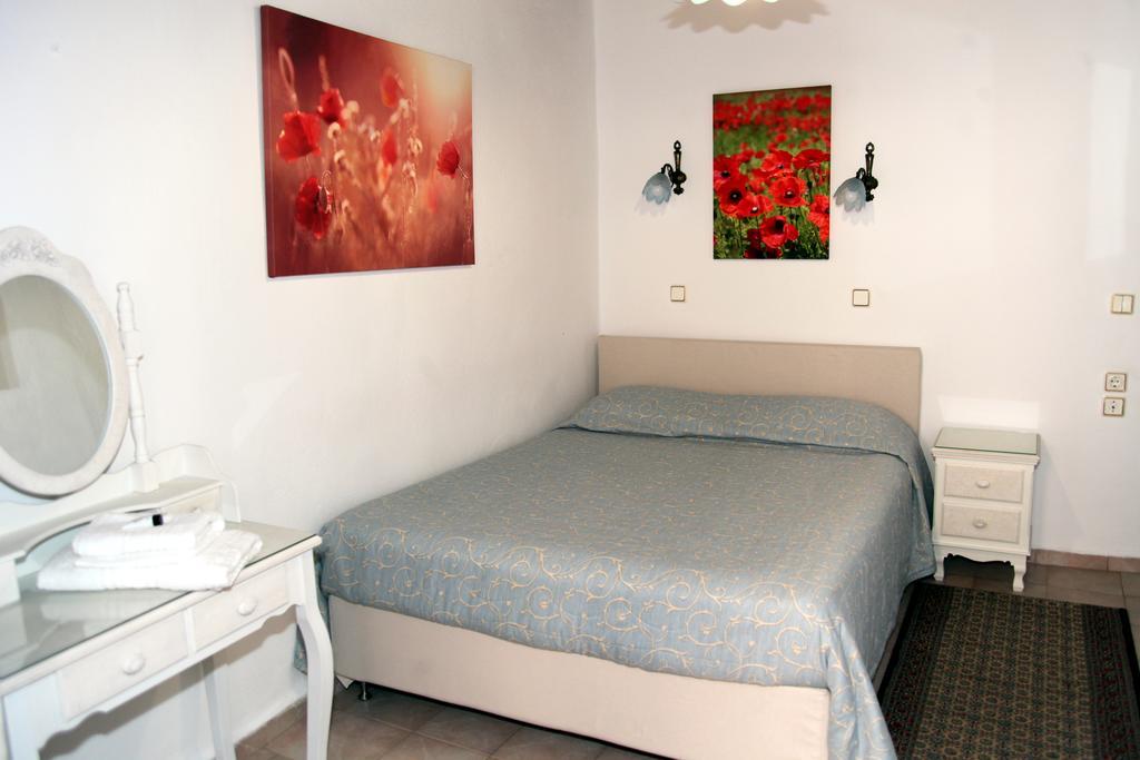 Anemones Rooms Chrissi Akti Chania Exterior foto