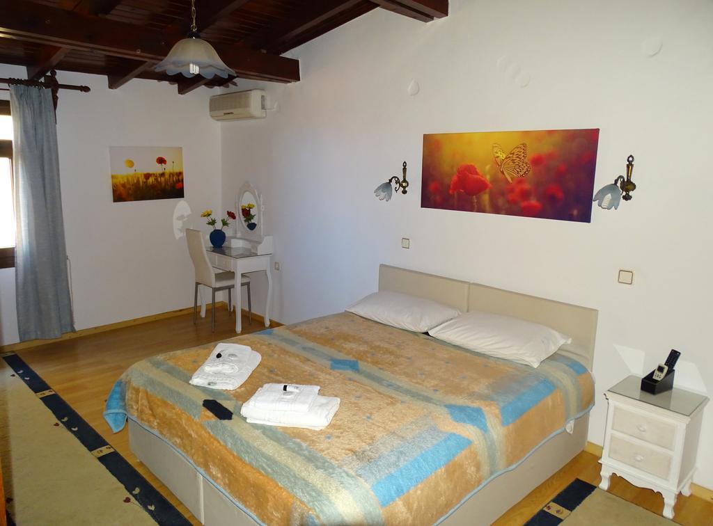 Anemones Rooms Chrissi Akti Chania Exterior foto