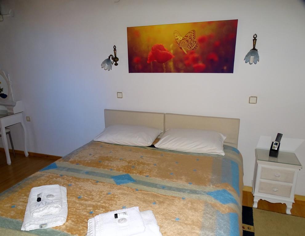 Anemones Rooms Chrissi Akti Chania Exterior foto