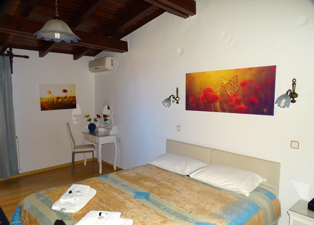 Anemones Rooms Chrissi Akti Chania Exterior foto