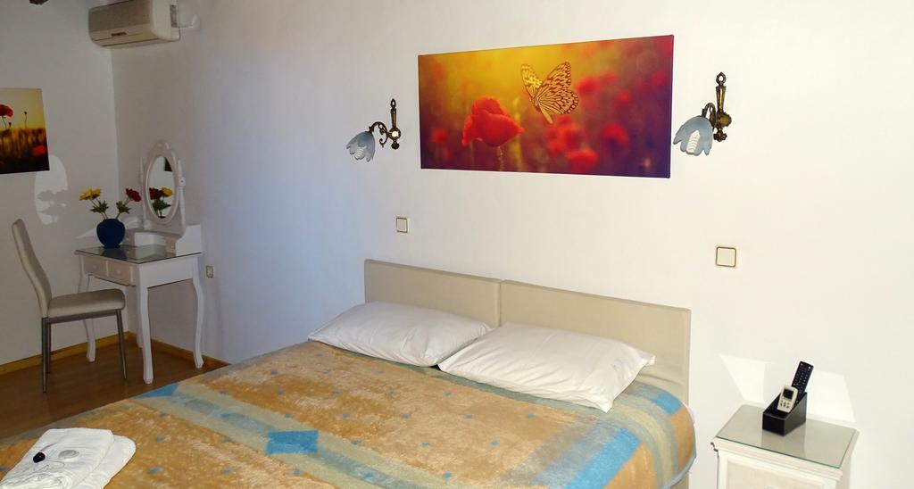 Anemones Rooms Chrissi Akti Chania Exterior foto