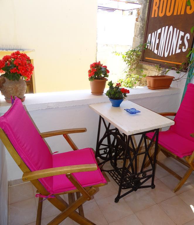 Anemones Rooms Chrissi Akti Chania Exterior foto