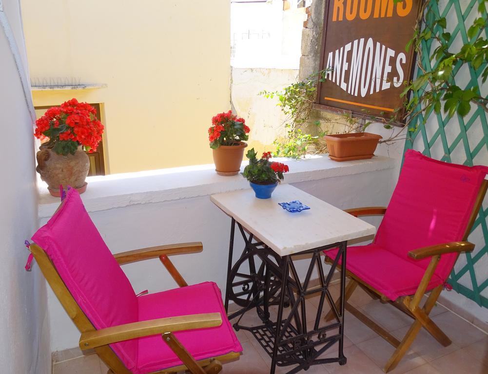 Anemones Rooms Chrissi Akti Chania Exterior foto