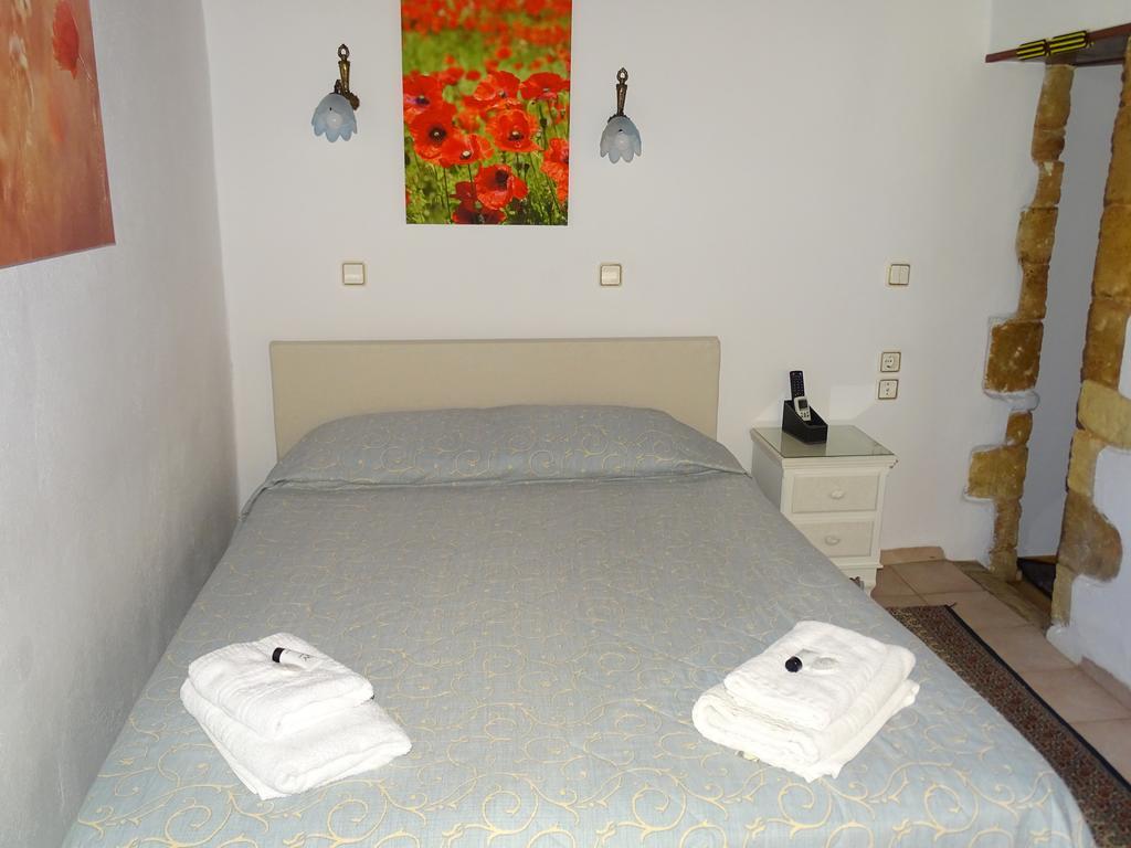 Anemones Rooms Chrissi Akti Chania Exterior foto