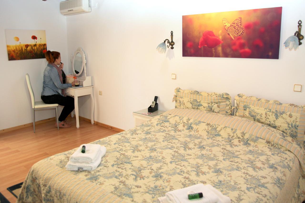 Anemones Rooms Chrissi Akti Chania Exterior foto